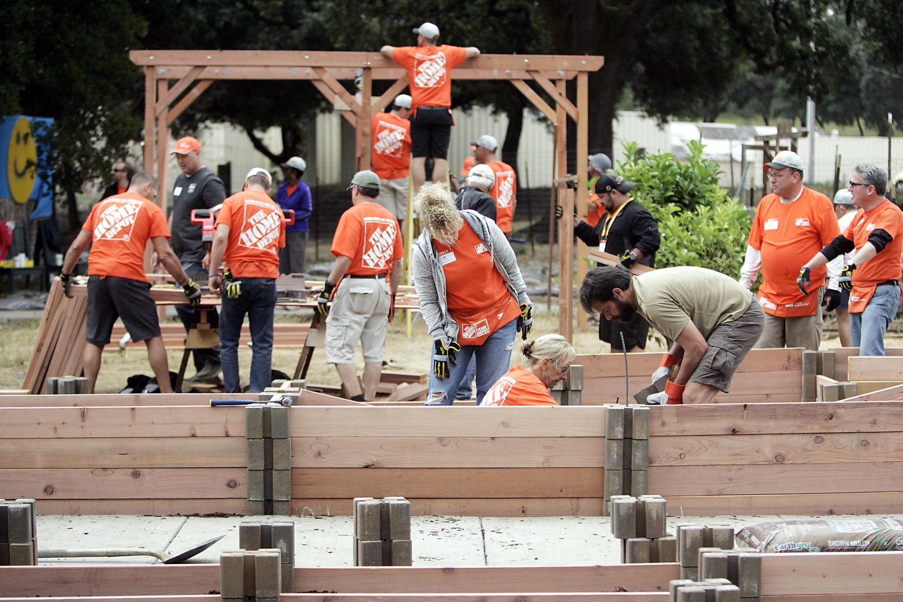 Home Depot volunteers help with a Veterans Home makeover